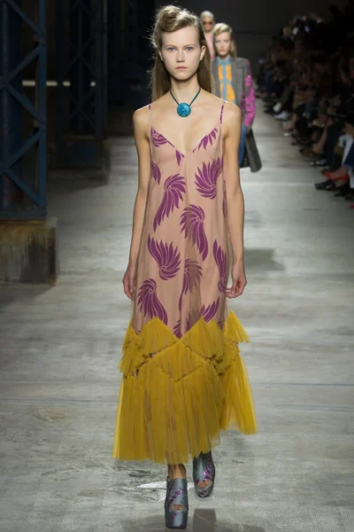 Look 13
